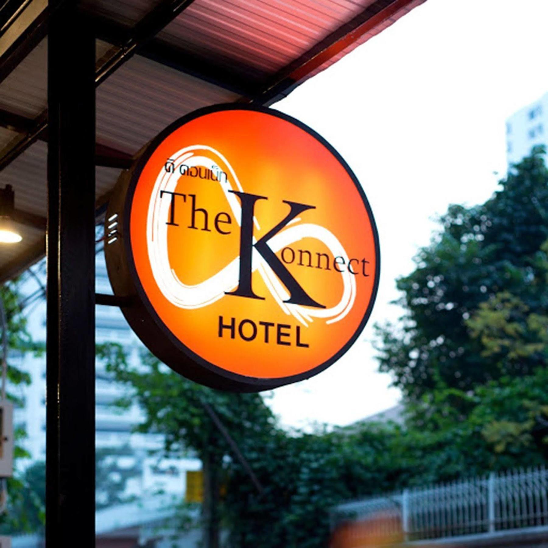 The Konnect Hotel Bangkok Buitenkant foto